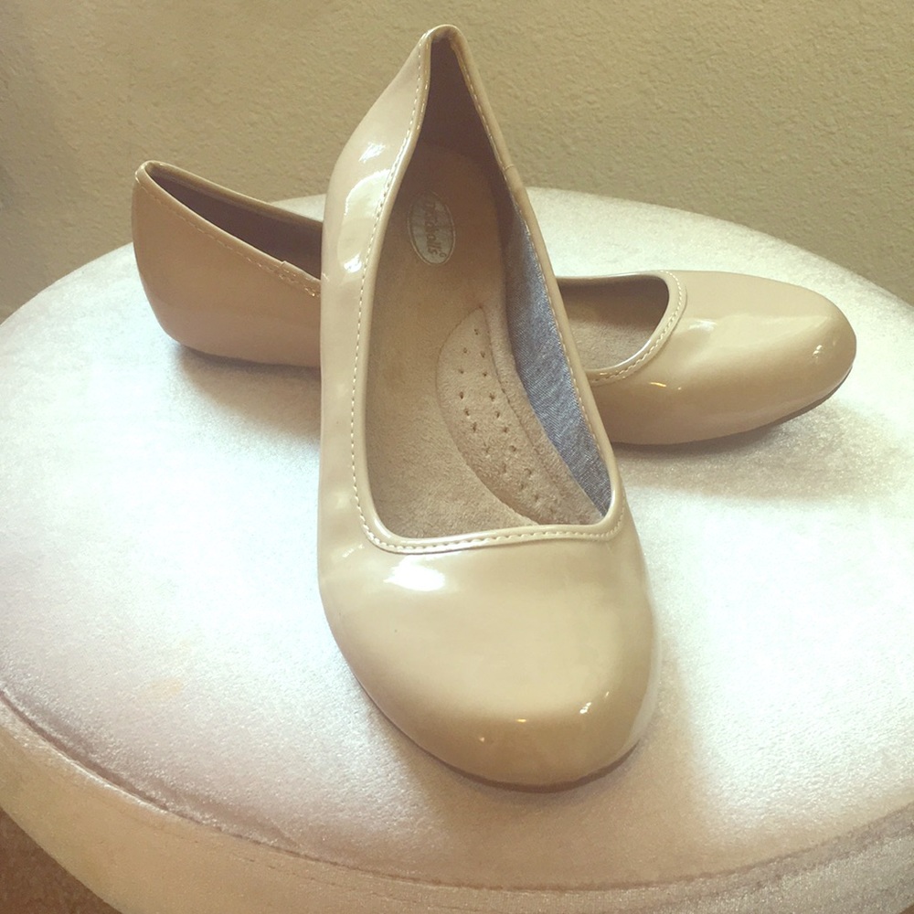 Nude Ballet Flats